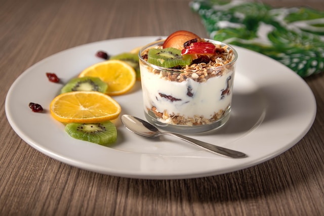 yogurt bianco intero senza zucchero