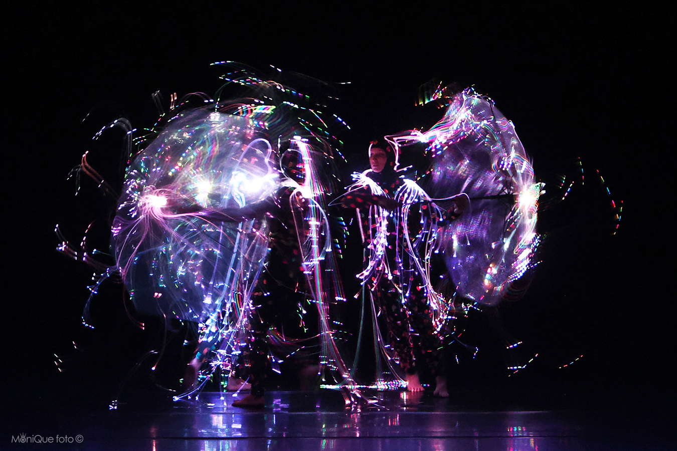 Cosmos, il nuovo spettacolo di Evolution Dance Theater